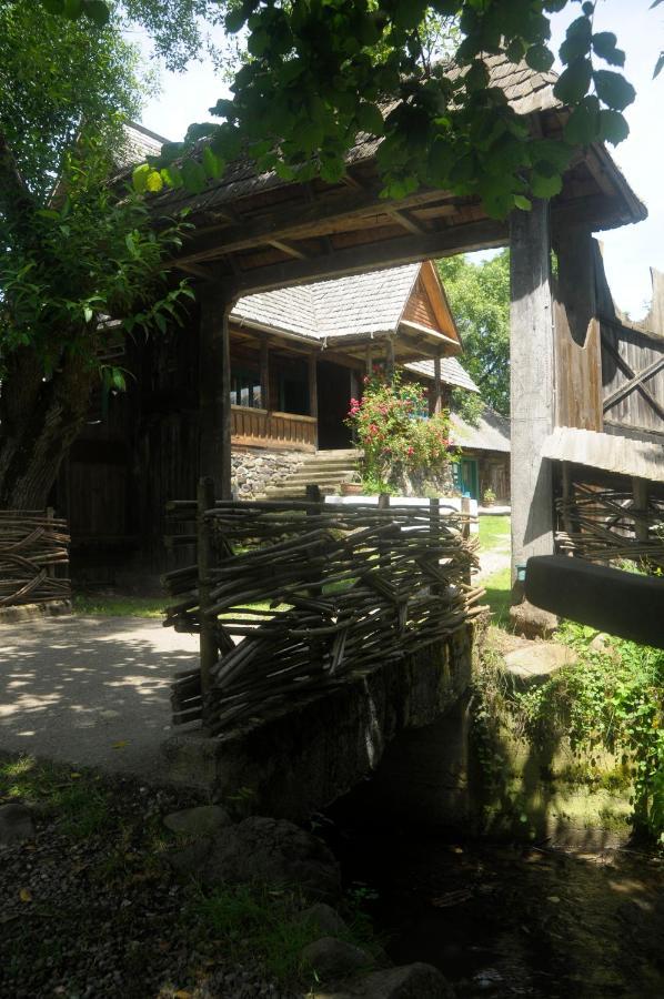 The Village Pension Breb Zewnętrze zdjęcie